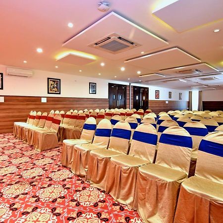 I V Sanctum Hotel Бангалор Экстерьер фото