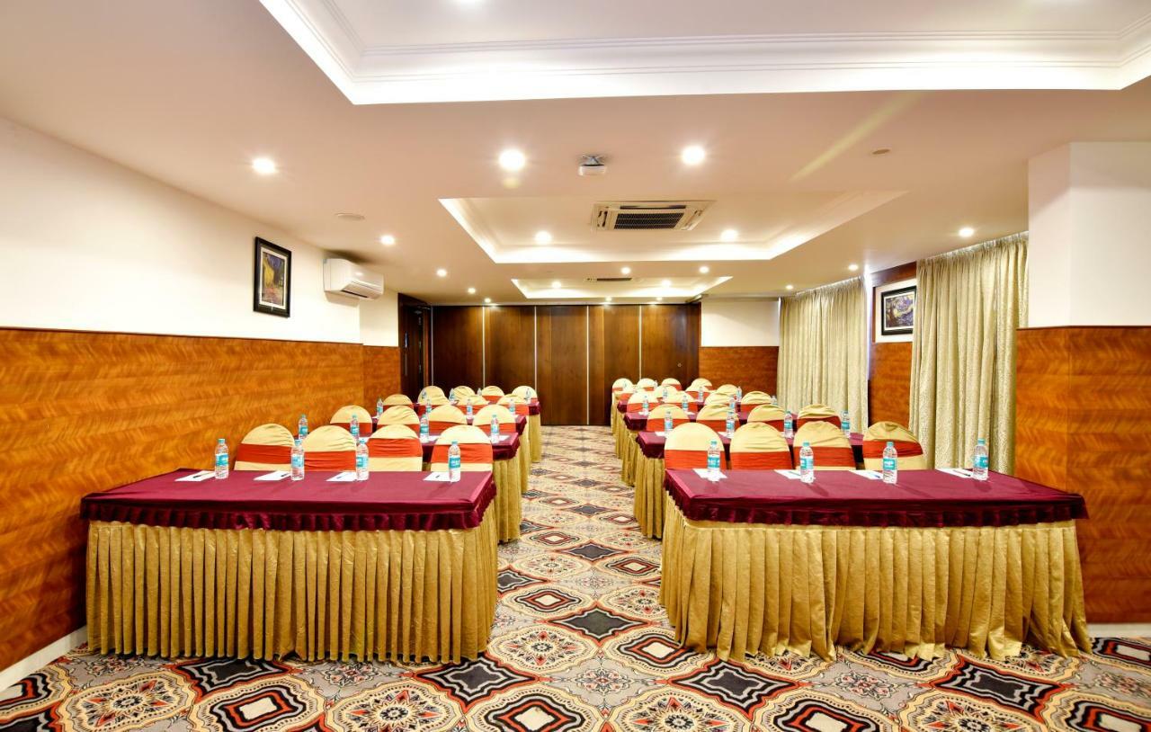 I V Sanctum Hotel Бангалор Экстерьер фото