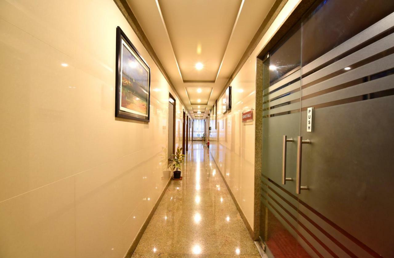 I V Sanctum Hotel Бангалор Экстерьер фото