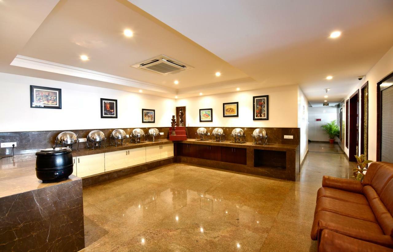 I V Sanctum Hotel Бангалор Экстерьер фото