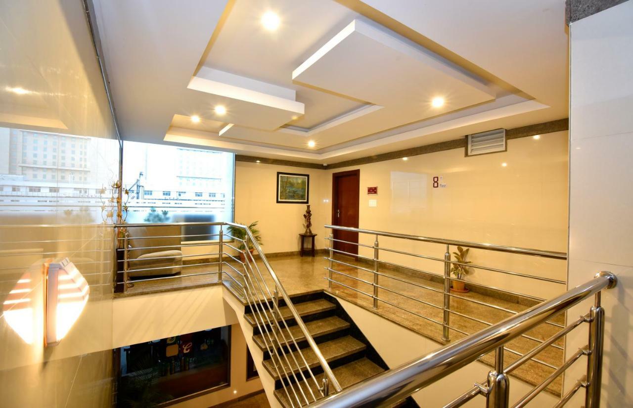 I V Sanctum Hotel Бангалор Экстерьер фото